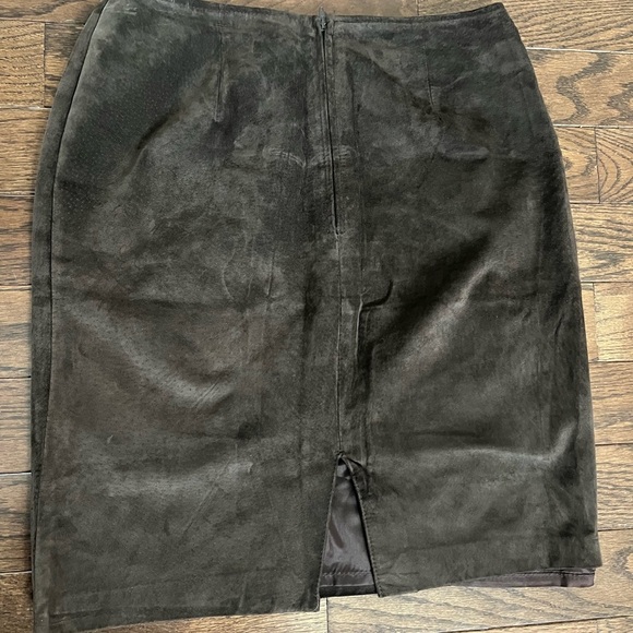 Danier Dark Brown Suede Skirt - Picture 4 of 4